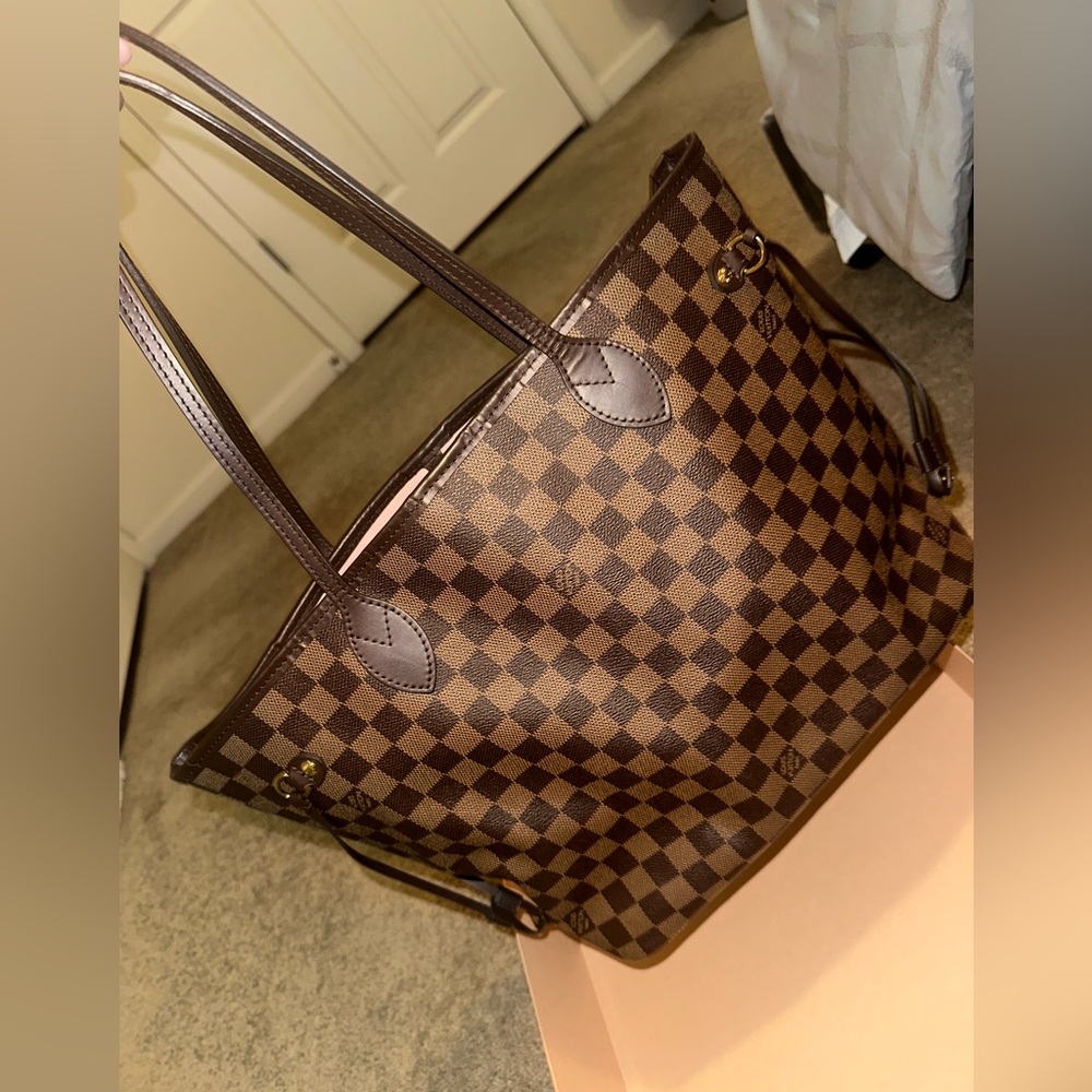 Authentic Louis Vuitton Neverfull MM